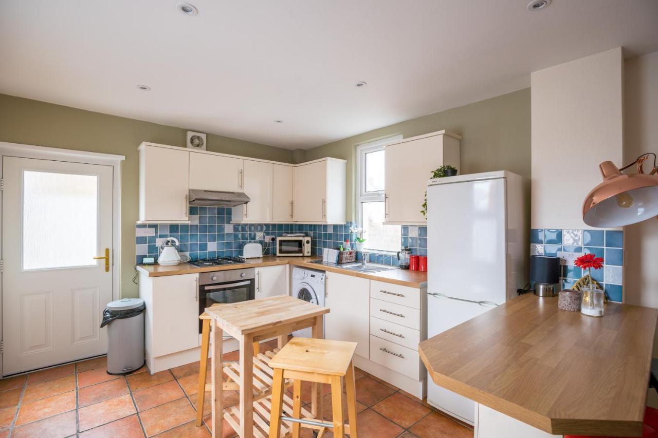 The Ella Fitzgerald - Modern 2 Bedroom Apartment, Super Close To City Centre Cardiff Exterior photo